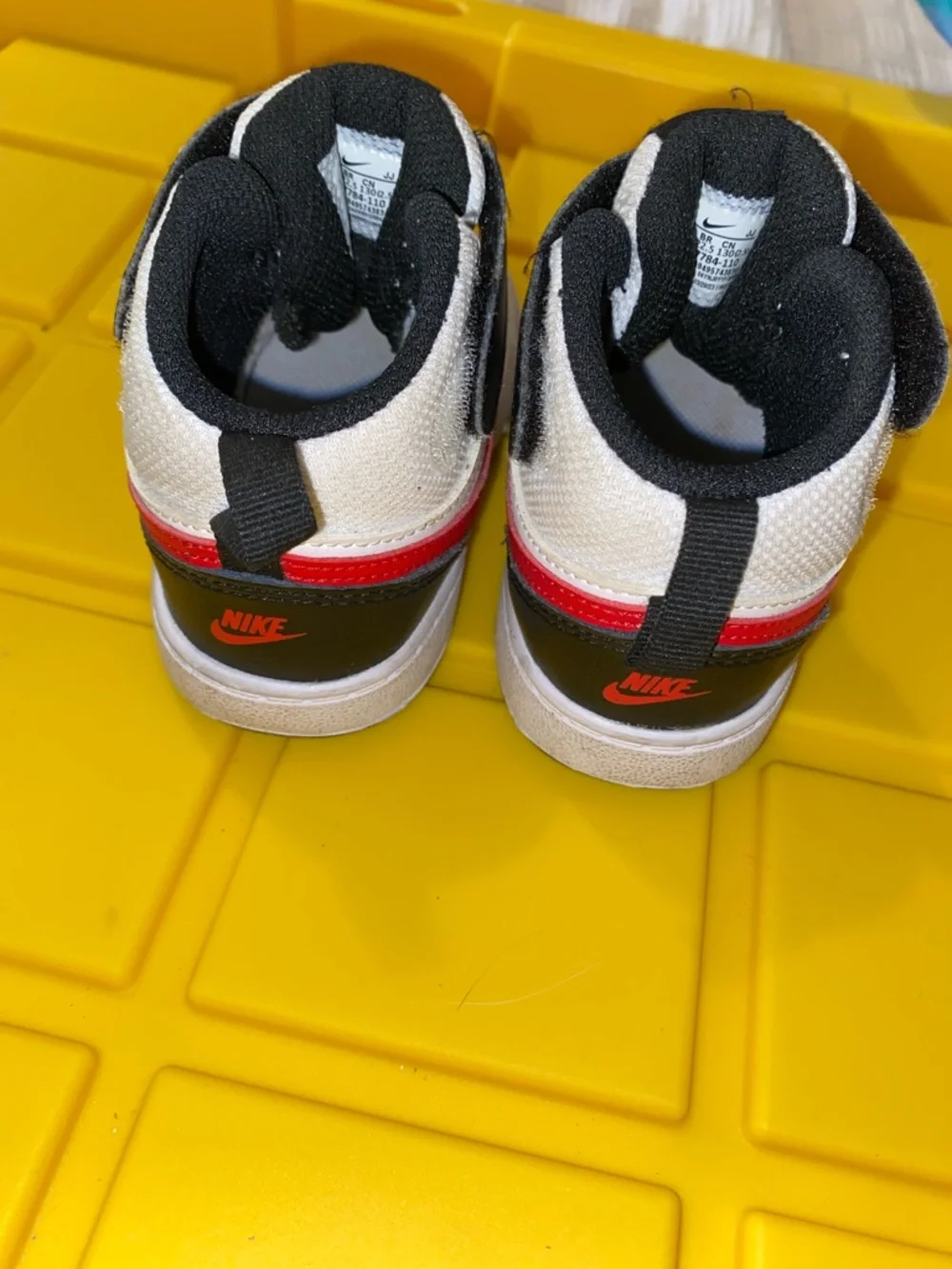 Nike Kids White Black Red High-Top Sneakers with Strap size 7c toddler - Picture 4 of 6
